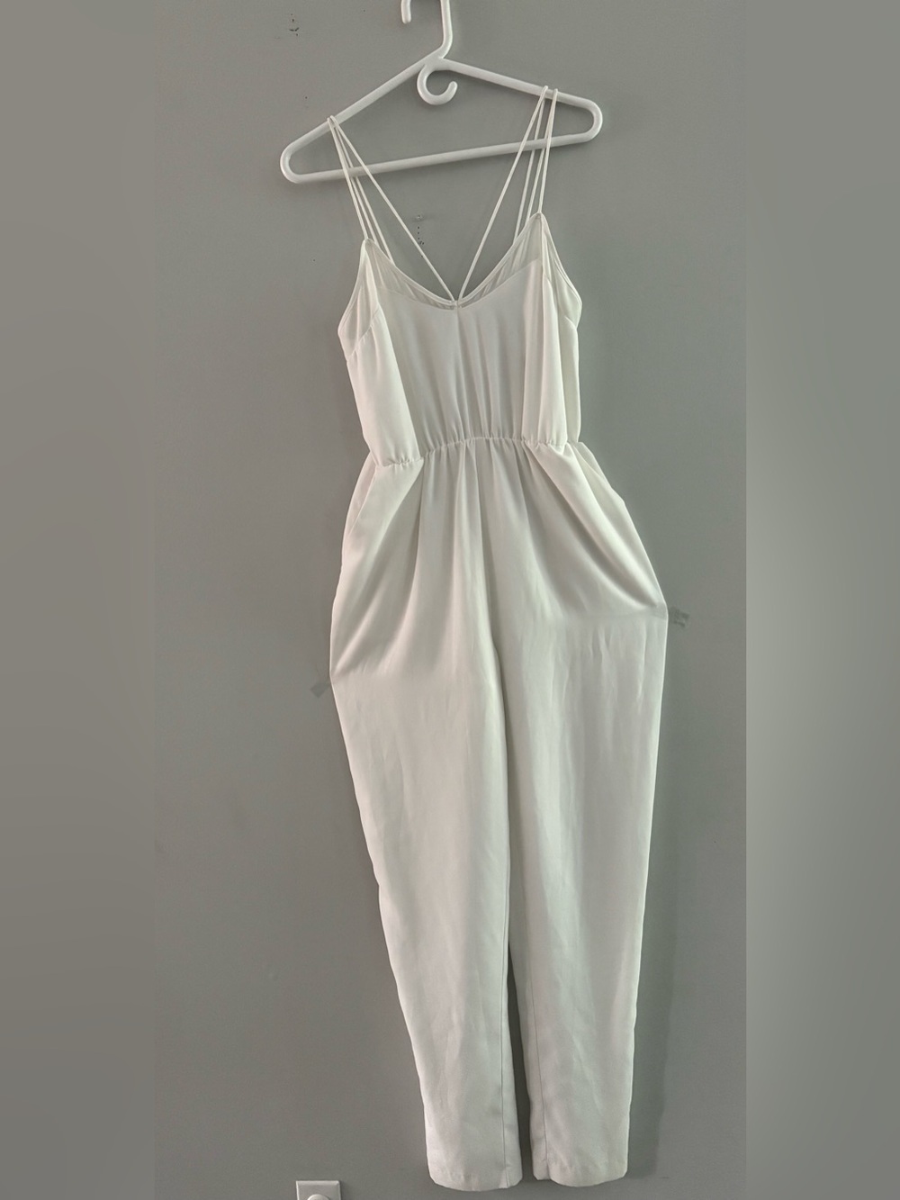 Finders Keepers White Strappy V Neck Sleeveless Jumpsuit Elastic Waist Tapered M